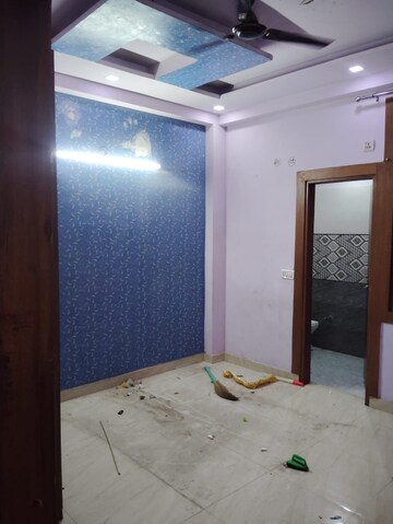 Room in 2 BHK Builder Floor at Vasundhara Sector 5 – for Rent