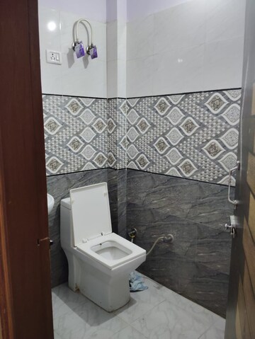 Bathroom in 2 BHK Builder Floor at Vasundhara Sector 5 – for Rent