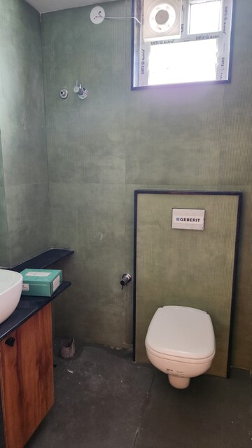 Furnished Amenities in 2 BHK Apartment at Indiranagar – for Rent