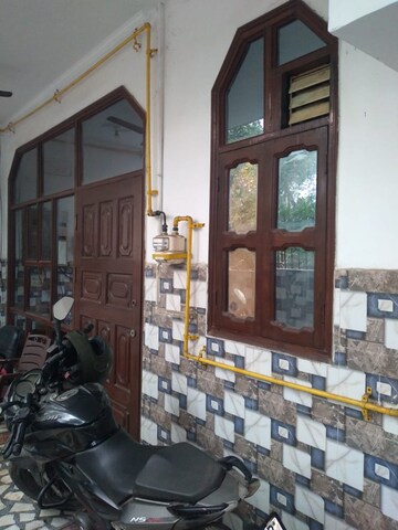 Living Room in 2 BHK Independent House at RWA Apartments Sector 52, Sector 52 – for Rent