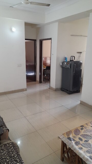 Room in 3 BHK Apartment at Mahagun Mywoods, Sector 16c Greater Noida – for Sale