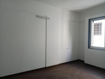 Room in 2 BHK Apartment at RKD Milestone, Baner – for Rent