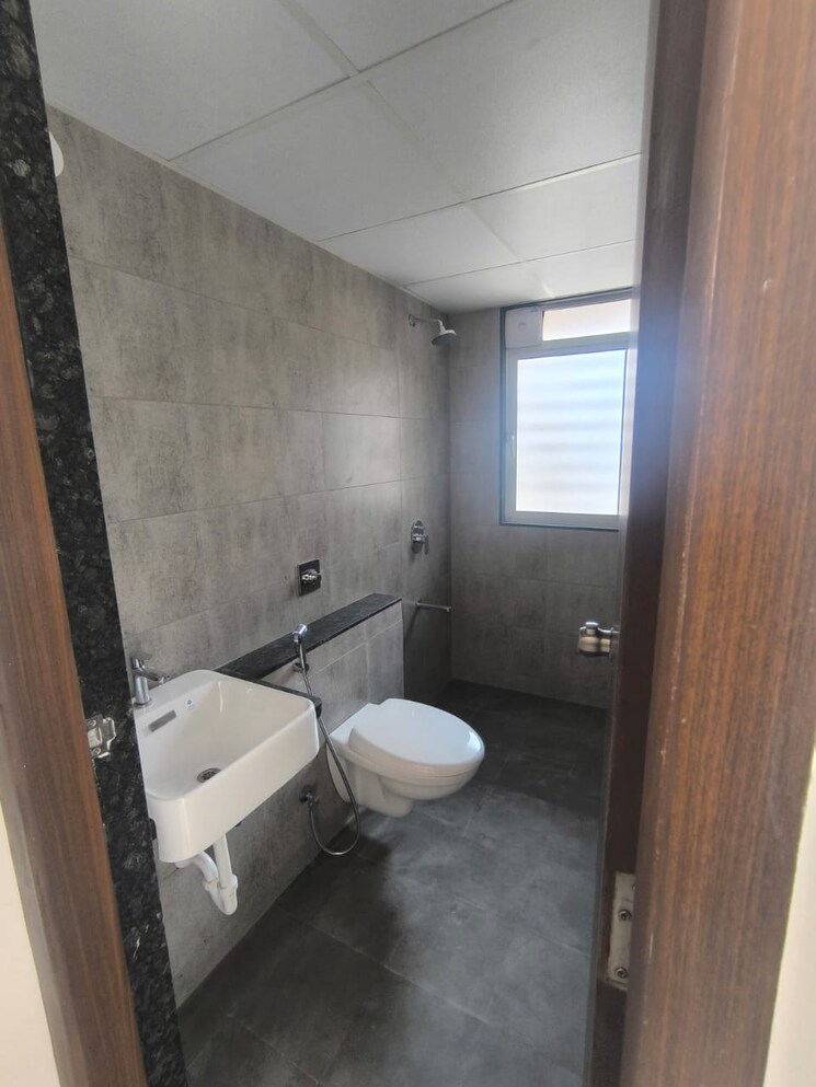 Bathroom, mantra-99-riverfront 2 Bedroom 754 Sq.Ft. Apartment In Baner Pune 7894336