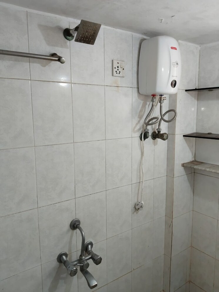 Bathroom, happy-valley 1 Bedroom 450 Sq.Ft. Apartment In Manpada Thane 7894351