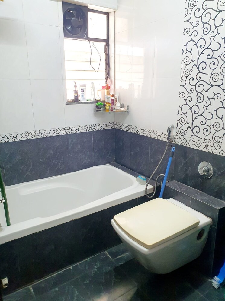 Bathroom, gera-emerald-city-baner 3 Bedroom 1600 Sq.Ft. Apartment In Baner Pune 7894368