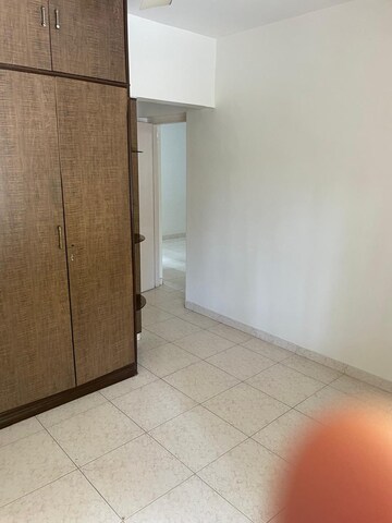 Bedroom in 2 BHK Apartment at Andheri West – for Rent