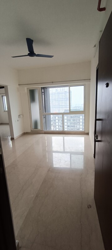 Room in 2 BHK Apartment at Omkar Signet, Malad East – for Rent