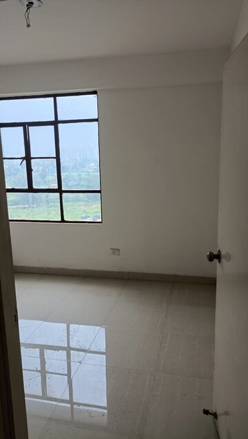 1 BHK Apartment For Rent in Signature Global Synera, Sector 81