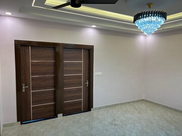 Room in 3.5 BHK Builder Floor at Sahastradhara Road – for Sale
