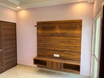 Room in 3.5 BHK Builder Floor at Sahastradhara Road – for Sale