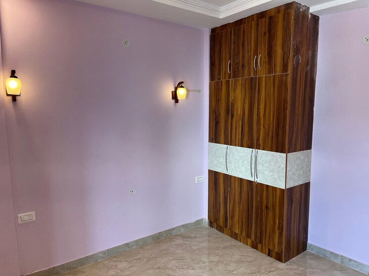 Room, sahastradhara road 3.5 Bedroom 1600 Sq.Ft. Builder Floor In Sahastradhara Road Dehradun 7894564