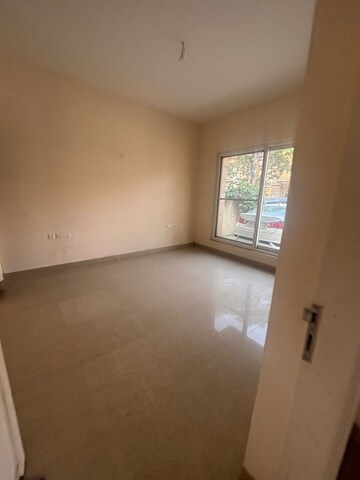 Room in 4 BHK Villa at Shalimar Paradise, Faizabad Road – for Sale