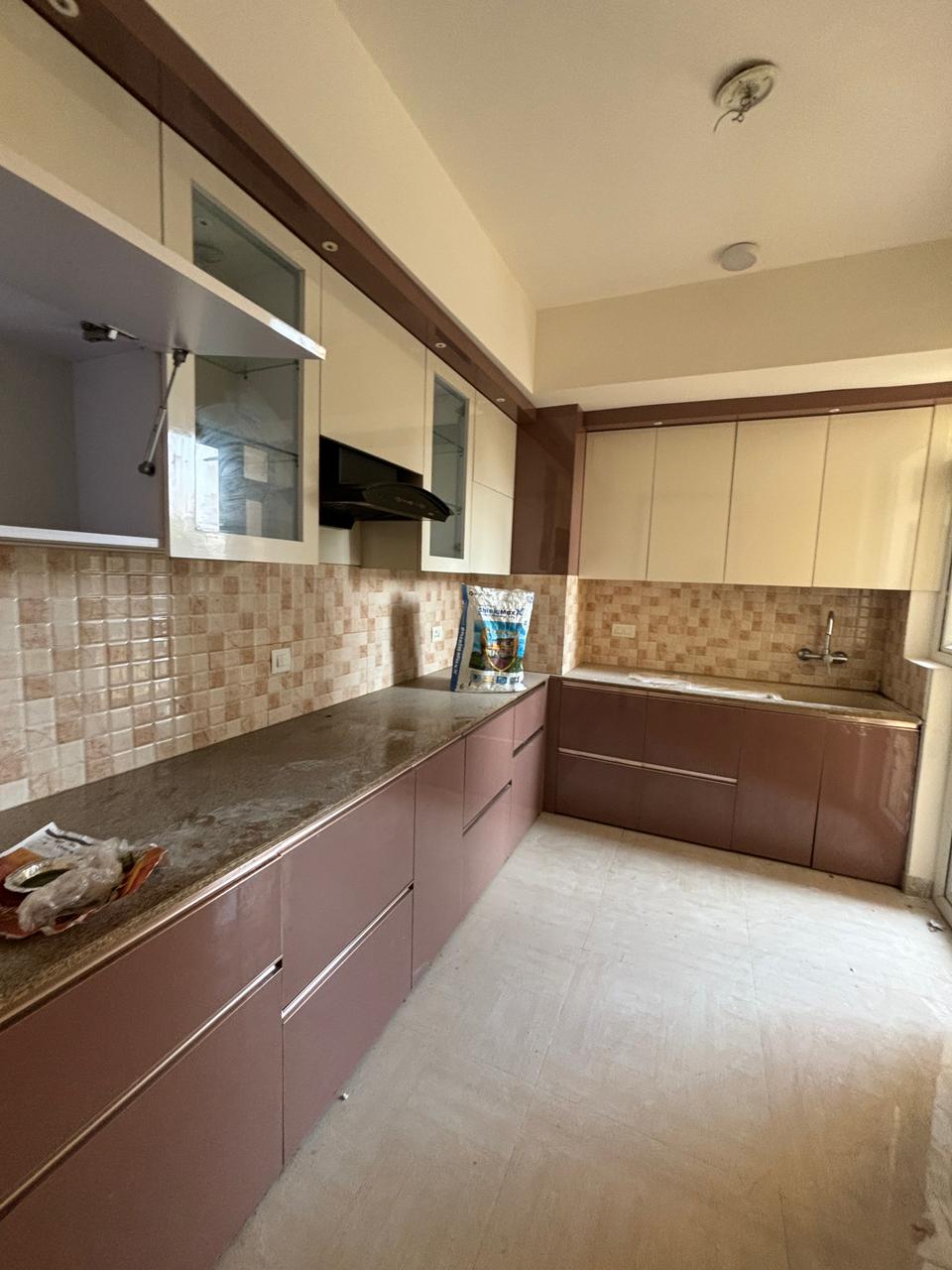 3 BHK + Pooja Room,Servant Room Apartment For Sale in Shalimar Vista