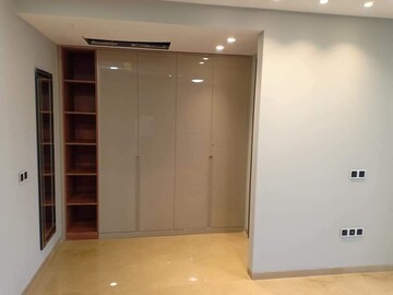  4 BHK Builder Floor at Sector 10 – for Rent