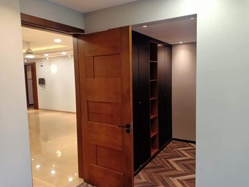  4 BHK Builder Floor at Sector 10 – for Rent