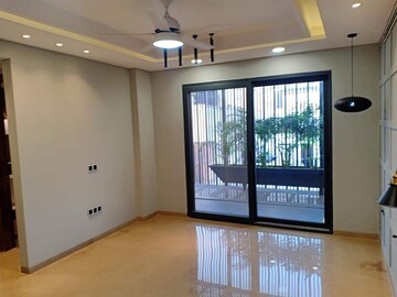 Room in 4 BHK Builder Floor at Sector 10 – for Rent