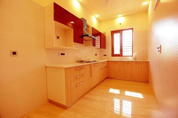 Kitchen in 3 BHK Builder Floor at Sector 14 – for Rent
