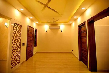 Building Lobby in 3 BHK Builder Floor at Sector 14 – for Rent