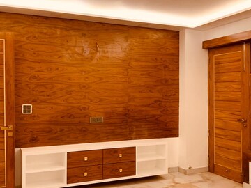  3 BHK Builder Floor at Sector 14 – for Rent