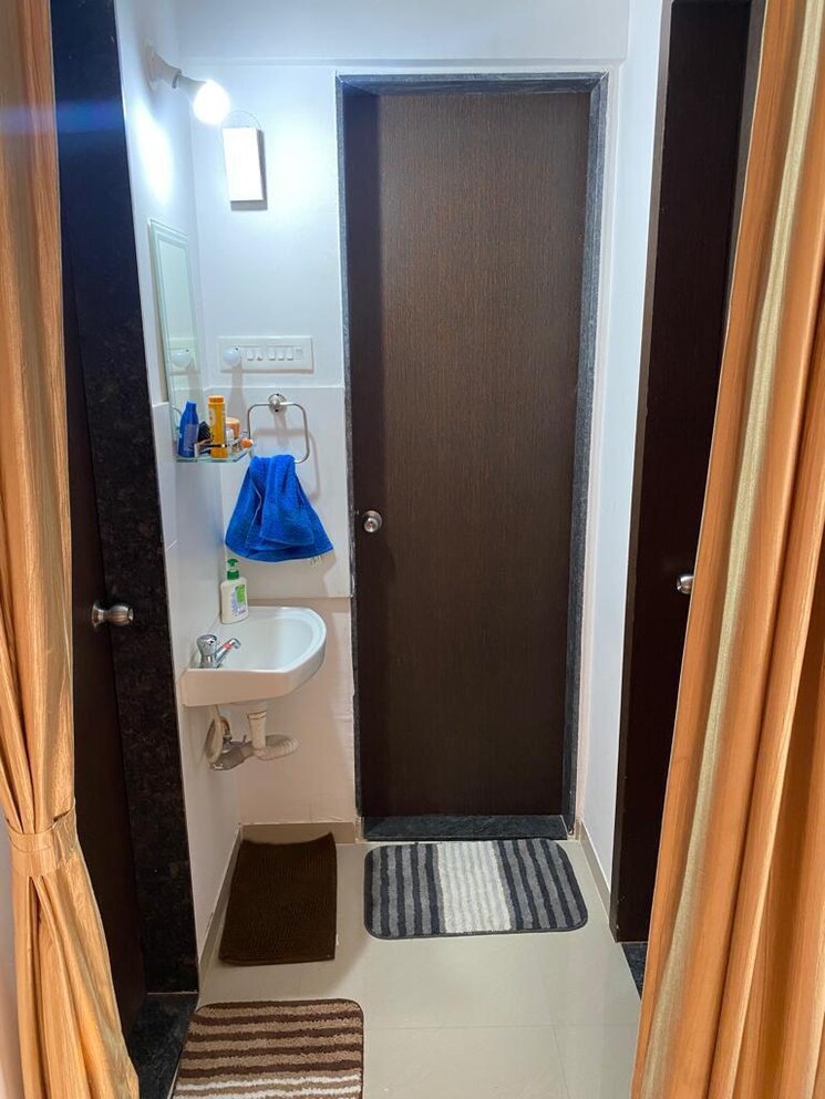 Bathroom, mantra-essence 1 Bedroom 333 Sq.Ft. Apartment In Undri Pune 7894913