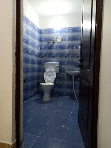 Bathroom in 1 BHK Builder Floor at Saket – for Rent