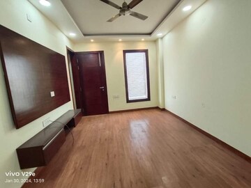 3 BHK Builder Floor at Sector 17 – for Rent