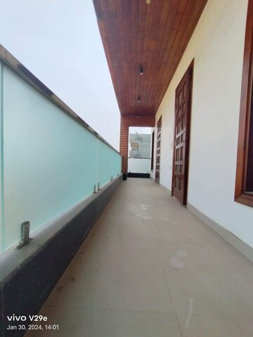 Balcony in 3 BHK Builder Floor at Sector 17 – for Rent
