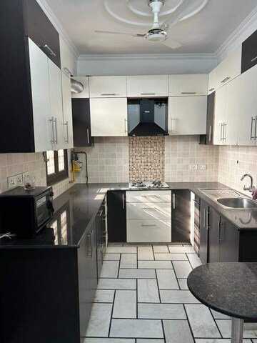 Kitchen in 3 BHK Builder Floor at Sector 17 – for Rent