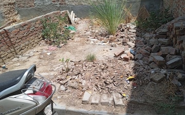 Plot For Sale in Mohan Garden