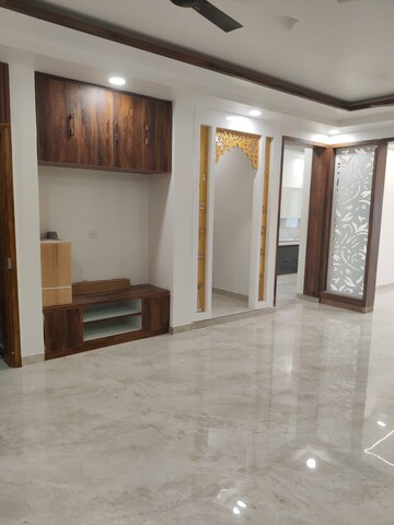  3 BHK Builder Floor at Sector 16 – for Rent
