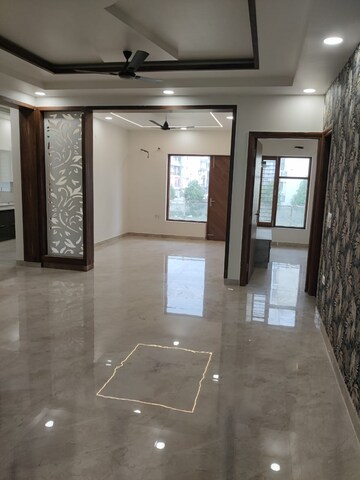 Building Lobby in 3 BHK Builder Floor at Sector 16 – for Rent
