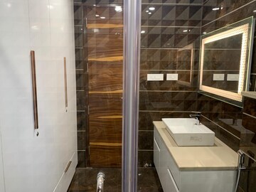 Bathroom in 4 BHK Builder Floor at Sector 14 – for Rent
