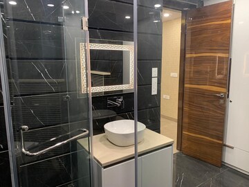 Bathroom in 4 BHK Builder Floor at Sector 14 – for Rent