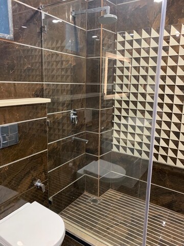 Attached Bathroom in 4 BHK Builder Floor at Sector 14 – for Rent