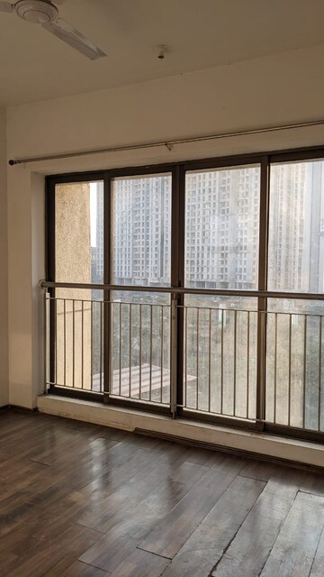 2 BHK Apartment For Rent in Lodha Splendora, Ghodbunder Road