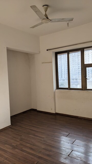 Room in 2 BHK Apartment at Lodha Splendora, Ghodbunder Road – for Rent