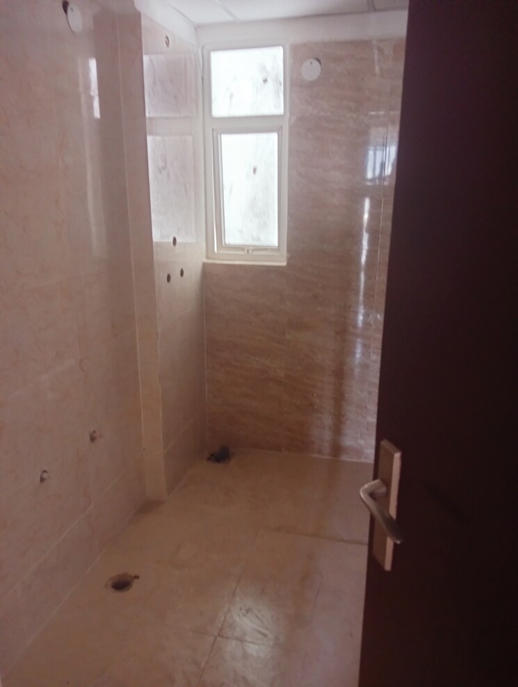 Bathroom, amrapali-centurian-park 3 Bedroom 1195 Sq.Ft. Apartment In Tech Zone 4 Greater Noida Greater Noida 7895451