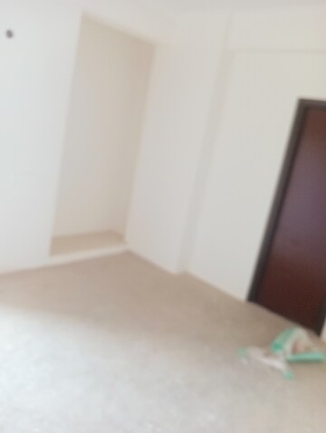 Room in 3 BHK Apartment at Amrapali Centurian Park, Tech Zone 4 Greater Noida – for Sale