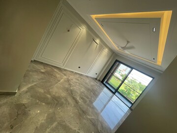 Furnished Amenities in 4 BHK Builder Floor at Sector 31 – for Sale
