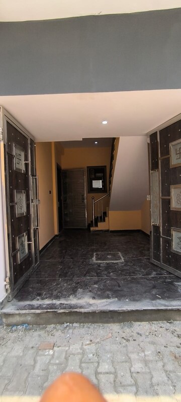 Room in 2 BHK Independent House at Sector 50 – for Rent