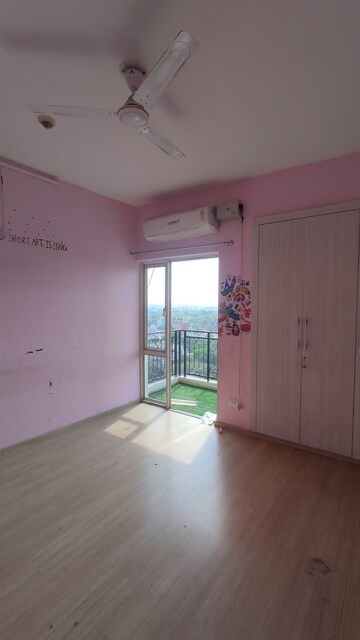 Room in 3 BHK Apartment at Moti Nagar – for Sale