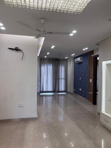 Room in 4 BHK Apartment at Aradhya Homes, Sector 67a – for Rent