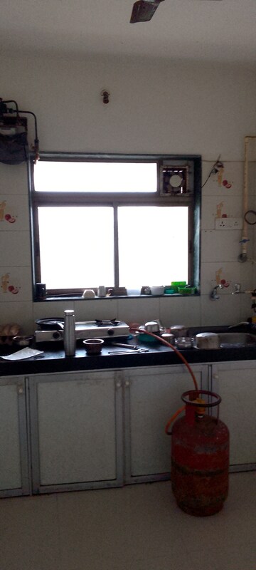 Master Bedroom in 2 BHK Apartment at Kanchan - Mrig Apartment, Andheri East – for Rent
