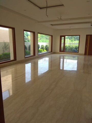 Room in 5 BHK Villa at Dera Mandi – for Sale