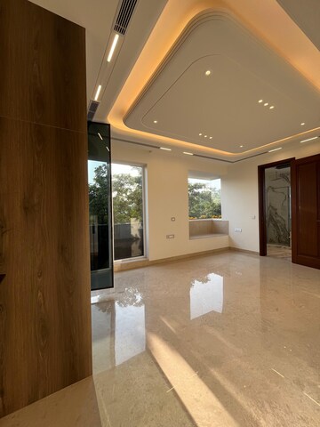 Master Bedroom in 4 BHK Builder Floor at Neeti Bagh – for Sale