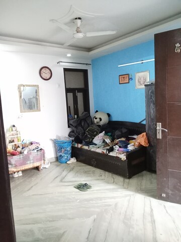 Master Bedroom in 2 BHK Builder Floor at Arjun Nagar – for Rent