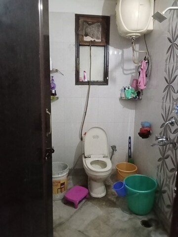 Master Bedroom in 2 BHK Builder Floor at Arjun Nagar – for Sale