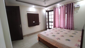 Bedroom in 3 BHK Builder Floor at Ardee City, Sector 52 – for Rent