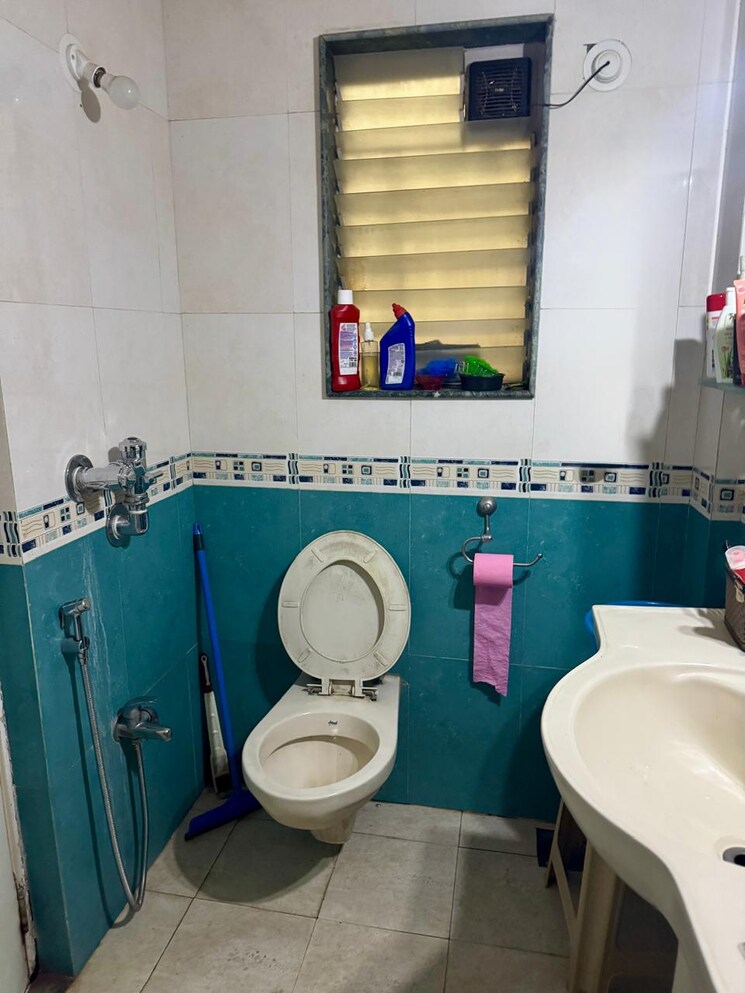 Bathroom, spring-fields-apartment 2 Bedroom 1350 Sq.Ft. Apartment In Kothrud Pune 7896322