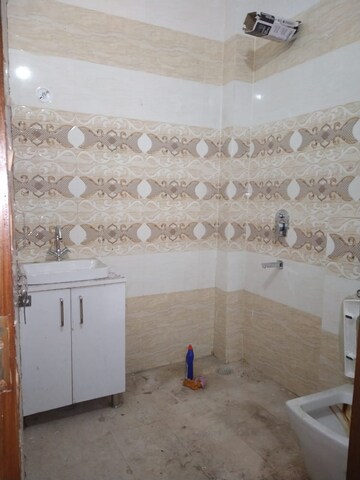 Bathroom in 2 BHK Independent House at RWA Apartments Sector 39, Sector 39 – for Rent
